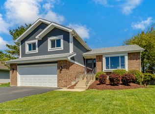 264 Washo Dr, Lake Zurich, IL 60047