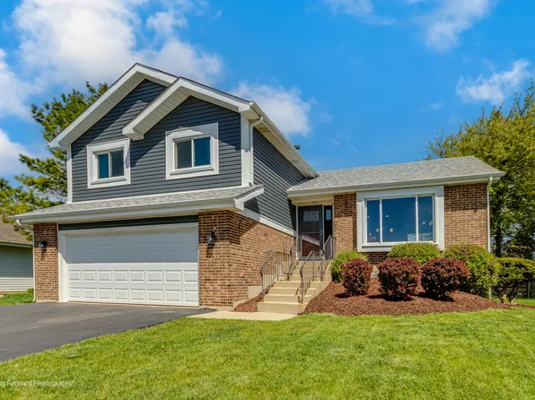 264 Washo Dr, Lake Zurich, IL 60047