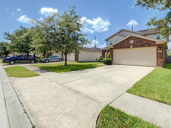 2nd image of 3031 Lexington Lake Dr