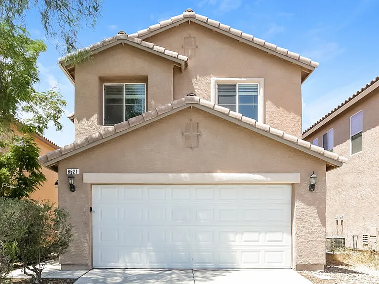 8621 Palomino Ranch St — Photo 1