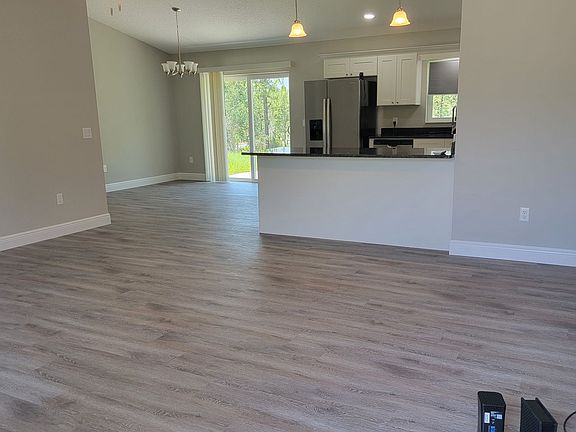 2nd image of 2719 W Sheila Dr