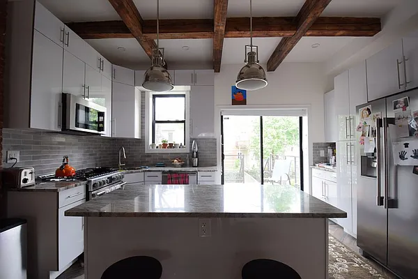 Rented by Rolling Stone Realty LLC | media 3