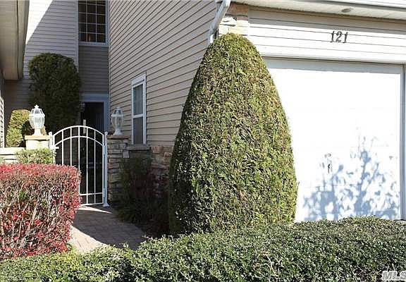 2nd image of 121 Windwatch Dr