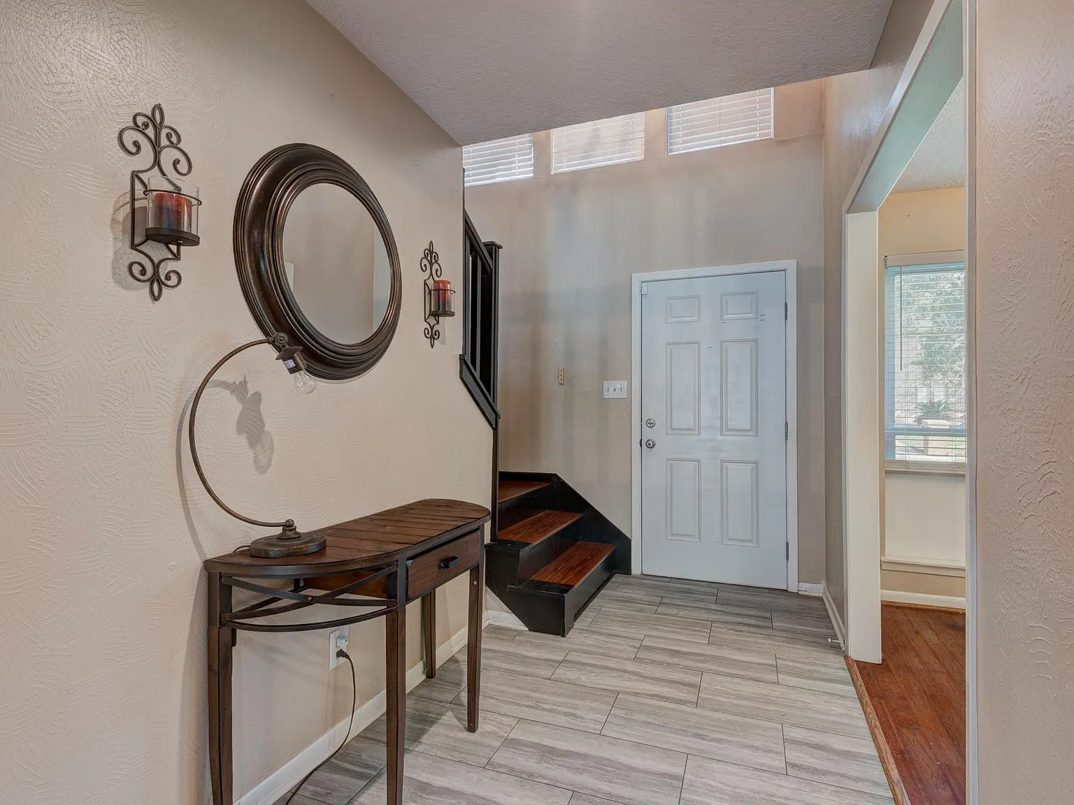 4 bed, 2.5 bath, 2663 sqft, $2,500 — Photo 4