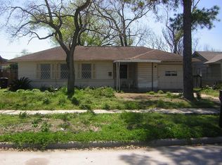 1330 Shawnee St, Houston, TX 77034
