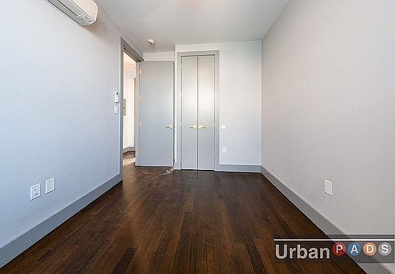 4th image of 412 Suydam St APT 3R