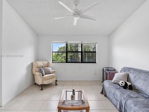 5th image of 610 S Park Rd #351