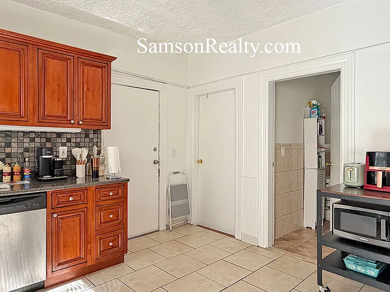 209 4th St #2 — Photo 11