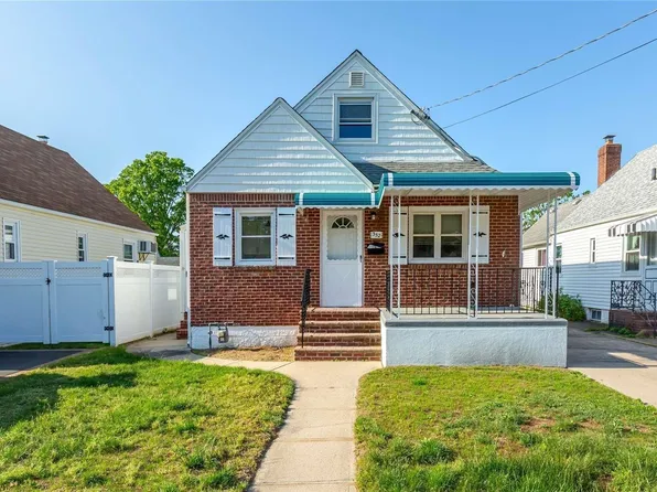 352 Lexington Avenue, West Hempstead, NY 11552