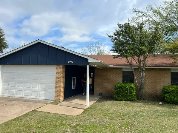 5217 Gates Dr, The Colony, TX 75056