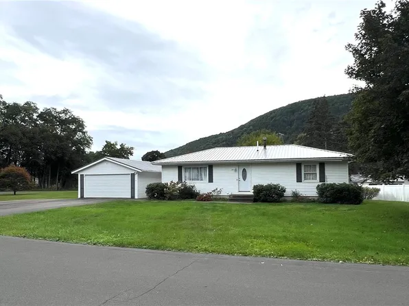 29 Sunset Cir, Elmira, NY 14903