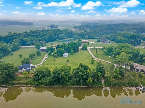 18078 W River Rd, Bowling Green, OH 43402