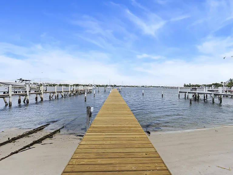 122 S Lake Dr — Photo 45