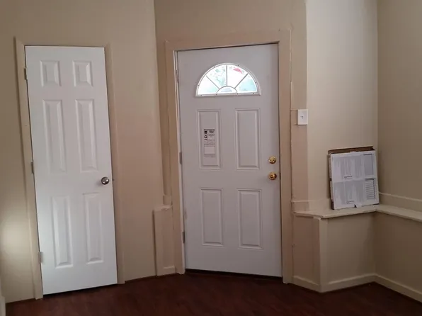 8461 S Mackinaw Ave #1, Chicago, IL 60617