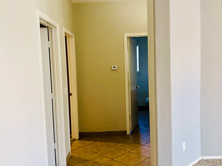 1042 E Canyon Way — Photo 23