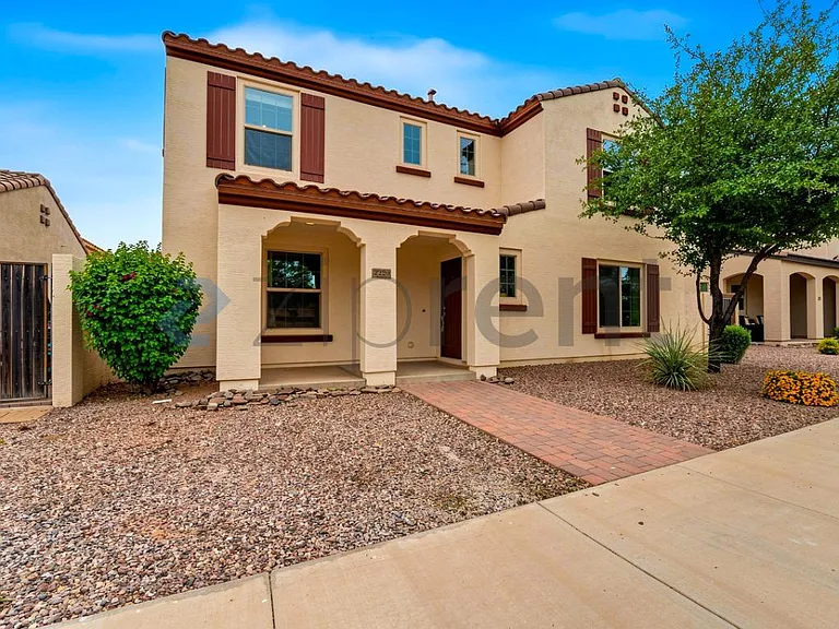2220 S Ponderosa Dr — Photo 2