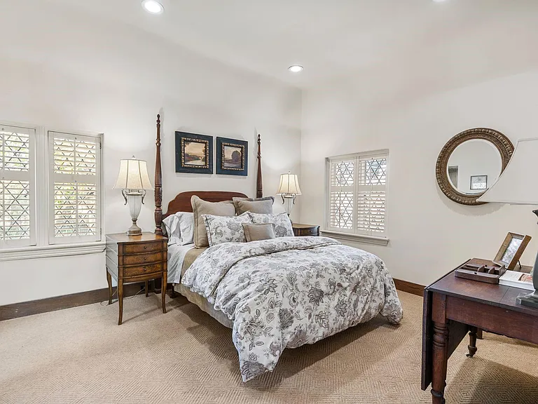 3325 Inwood Dr — Photo 36
