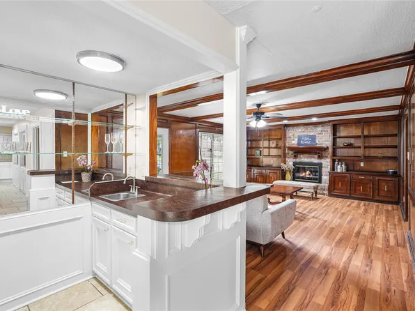 15027 Walters Rd, Houston, TX 77068