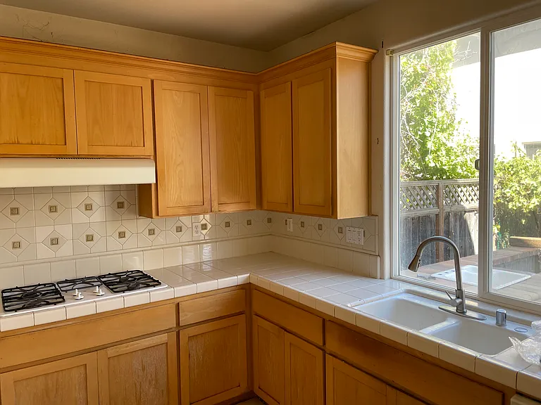 1136 Verona Way — Photo 17