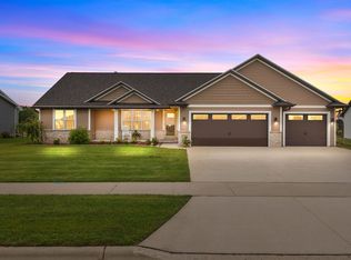 1756 Red Oak St, Green Bay, WI 54313