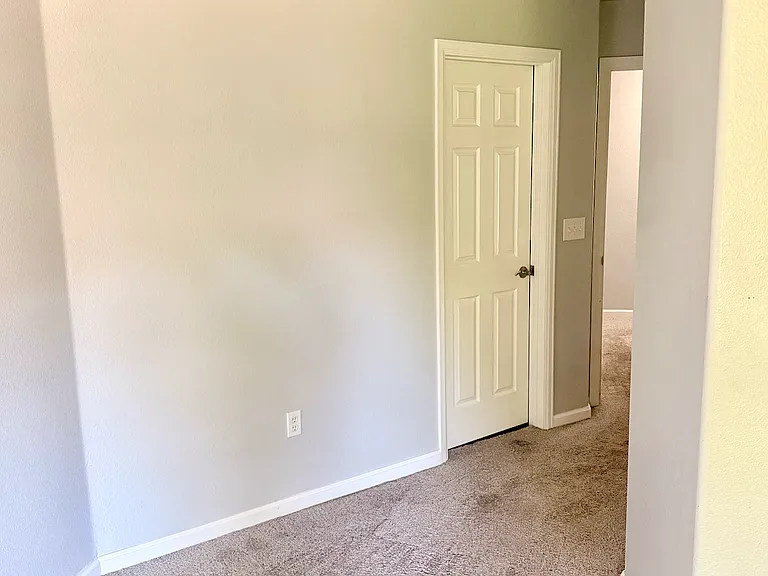 2031 Oakcrest Cir — Photo 24