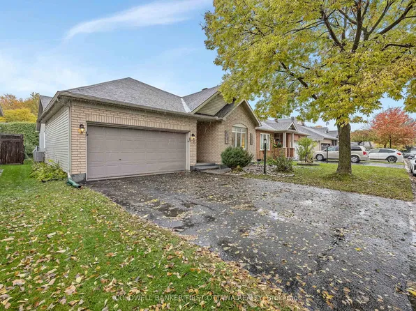 13 Fieldcrest Ave, Ottawa, ON K2J 4W7