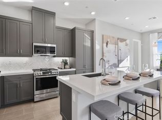 817 Sunrise Rd, Ladera Ranch, CA 92694