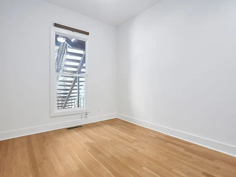 1268 Hampshire St — Photo 18