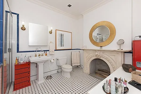 Rented by David Francis New York LLC | media 11