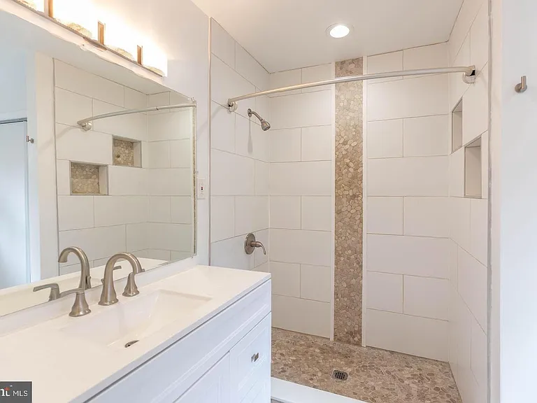 9311 Marycrest St — Photo 19