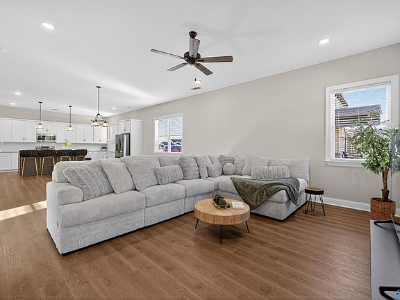 7th image of this home