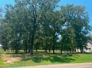 213 Saint Andrews Dr E, Mabank, TX 75156