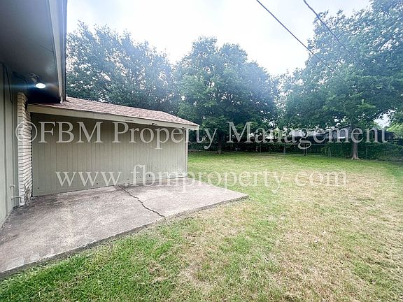 2nd image of 713 Phillips Dr
