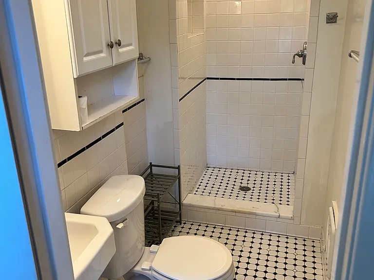 401 S Church St #3 — Photo 7