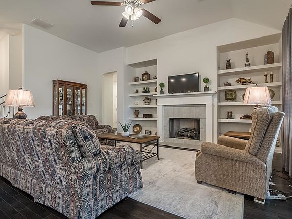 5th image of 10 Laurel Pointe Cv