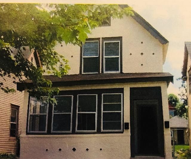 1st image of 672 Edmund Ave