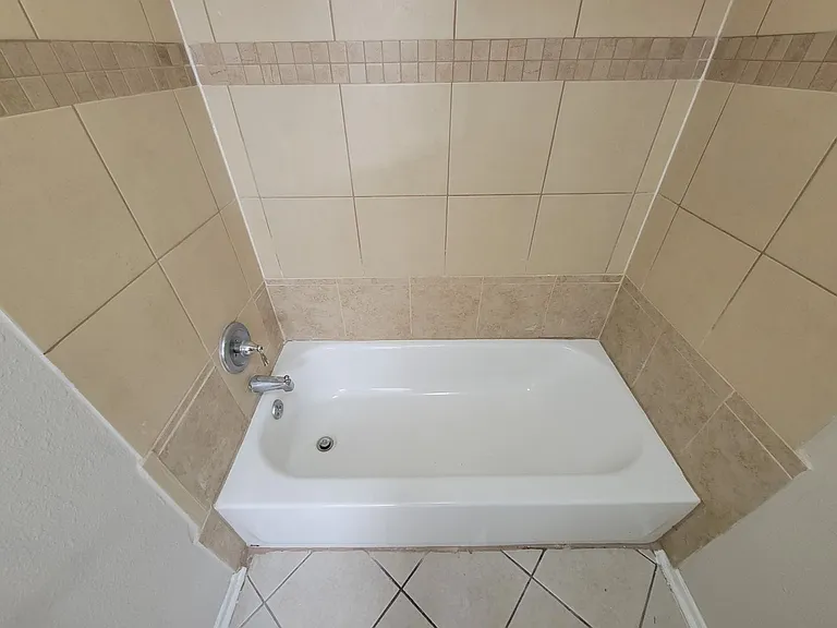 9415 Beckford Dr — Photo 21