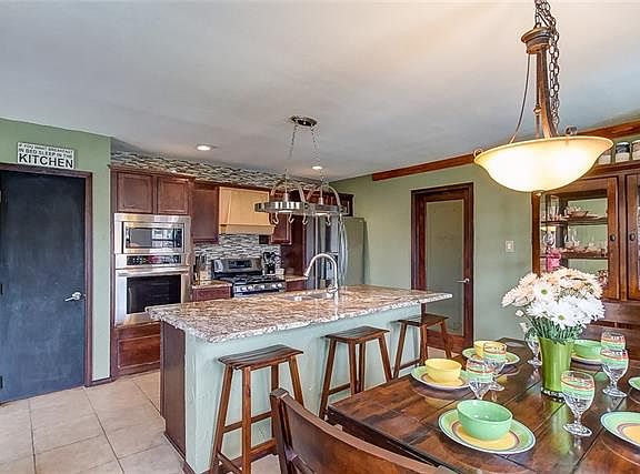5th image of 7109 Lakeshore Dr