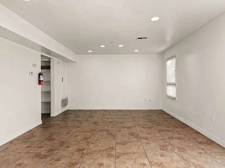 2673 Menlo Ave #3 — Photo 3