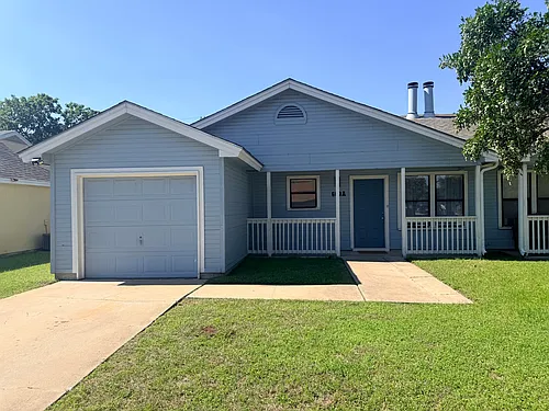 600 Country Aire Dr Photo 1