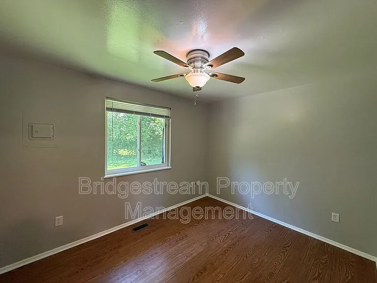 4952 Leeper St — Photo 10