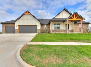 2240 W Cole Dr, Mustang, OK 73064