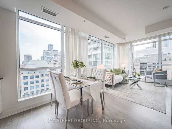 30 Nelson St #1502, Toronto, ON M5V 0H5