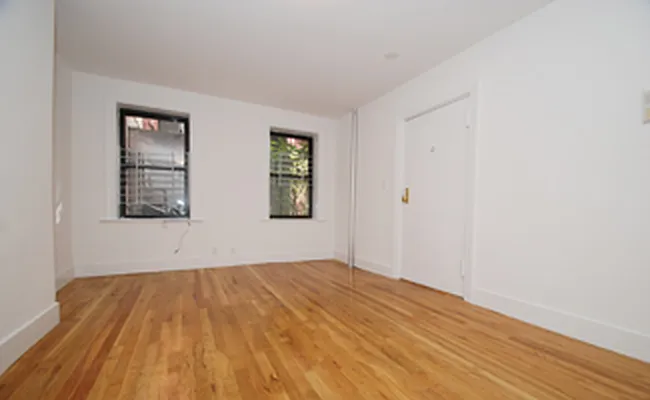 Rented by Buchbinder & Warren | media 21