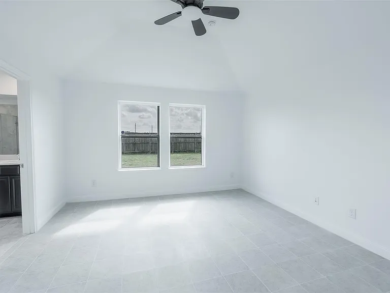 24207 Asher Hollow Ln — Photo 10