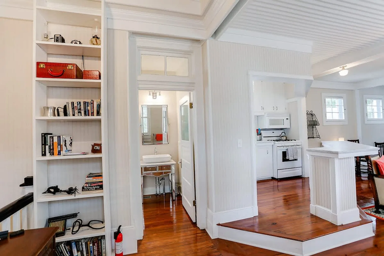 1 bed, 1.0 bath, 495 sqft, $3,534 — Photo 2