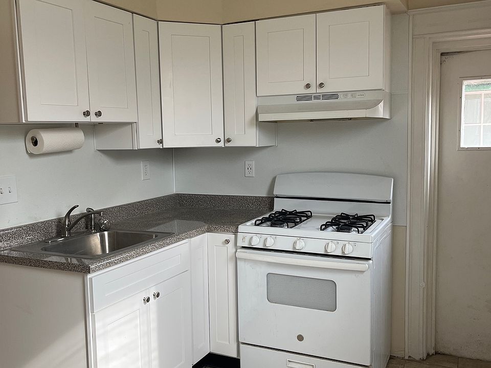 1st image of 3346 Saint Vincent St Floor 1