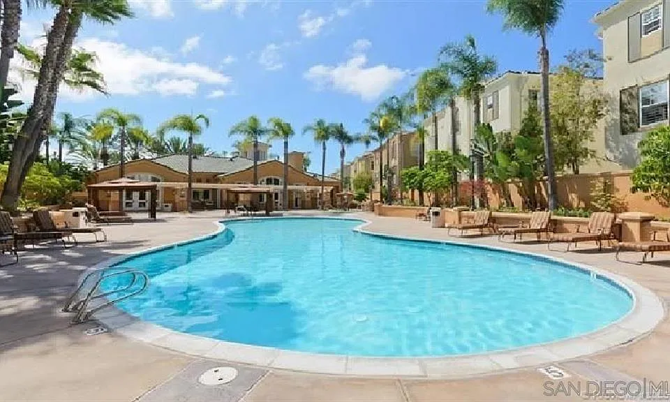 12368 Carmel Country Rd #105