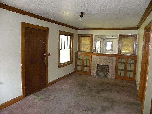 2nd image of 5825 Garfield Ave