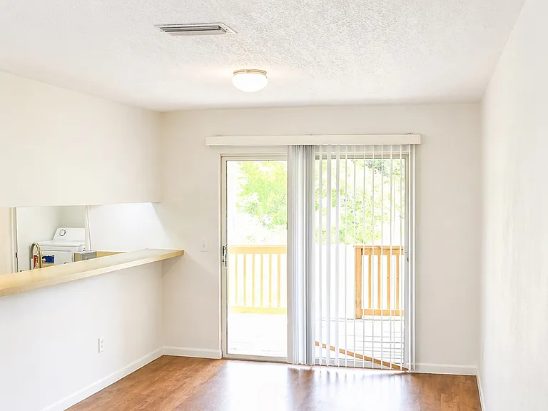 Timberland Apartments — Photo 15
